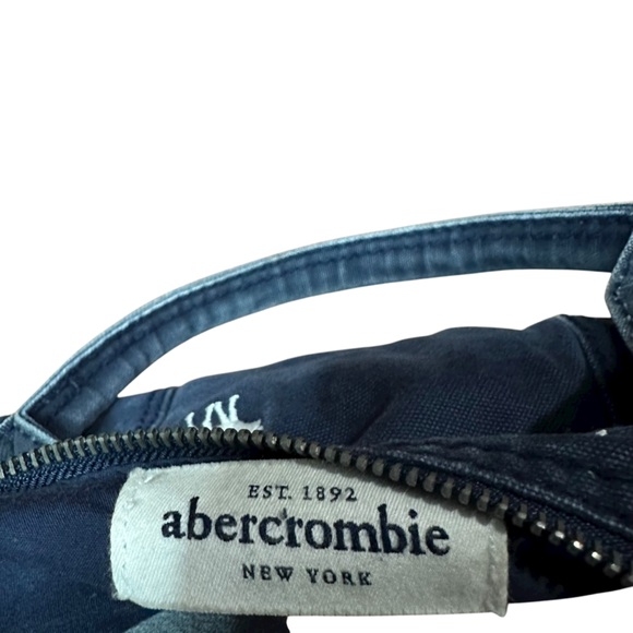 Abercrombie & Fitch Logo Duffel Bag - Picture 9 of 9